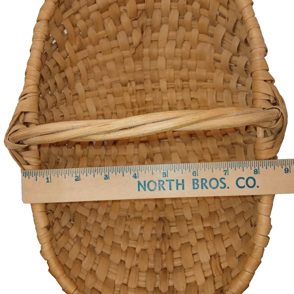 Southern Style Buttocks Basket Woven Twisted Handle Egg Gathering Beige 14x8.5x8